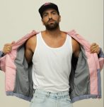 "כמה דקות בלעדיו": איזי מרגש בסינגל החדש