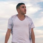 "ילד מבפנים": רפאל אלוש בשיר געגועים לילדות